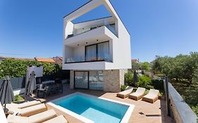 Luxury Villa Favela With Heated Pool